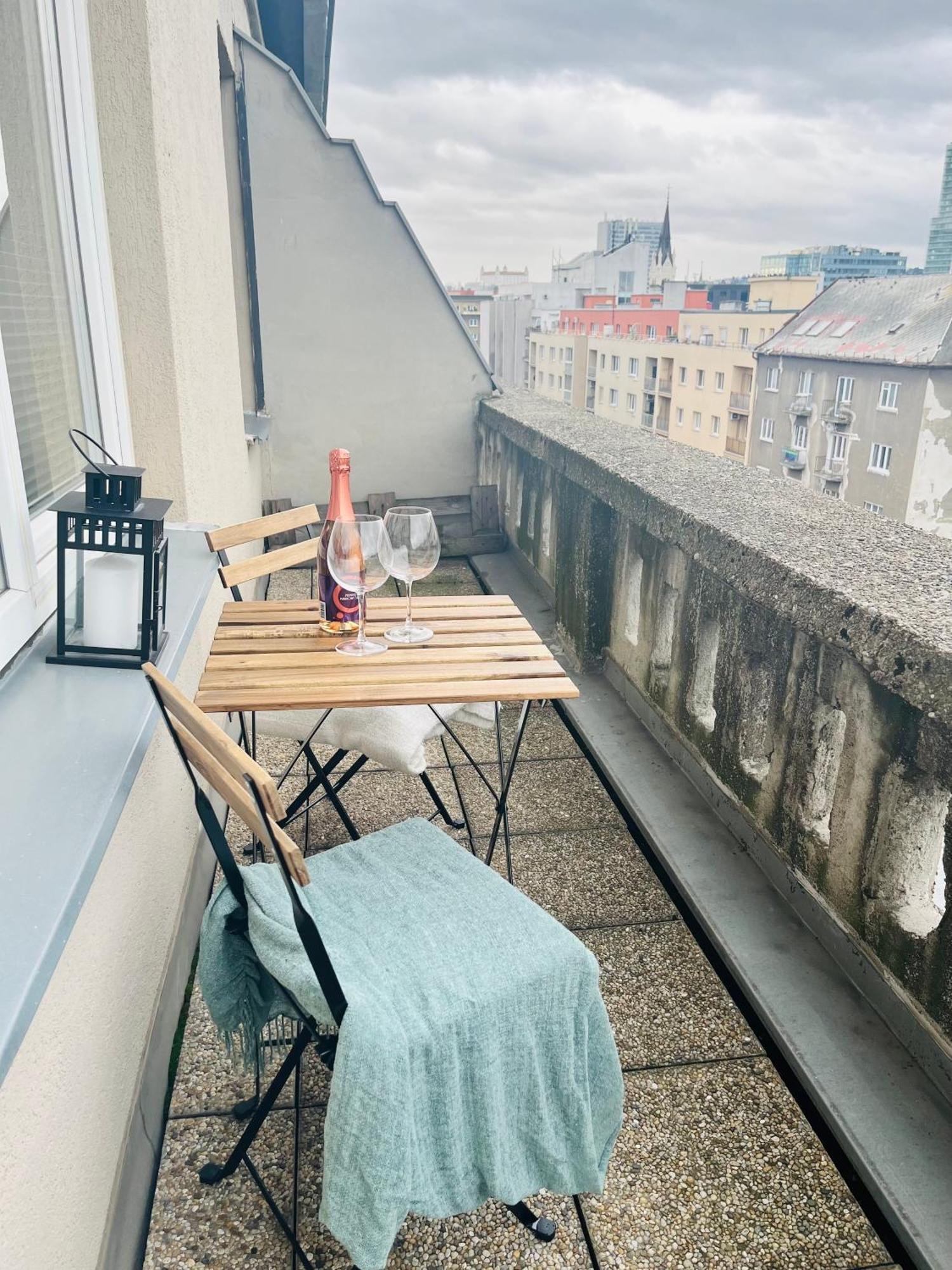 Charming Studio In The Old Town Bratislava Exterior foto