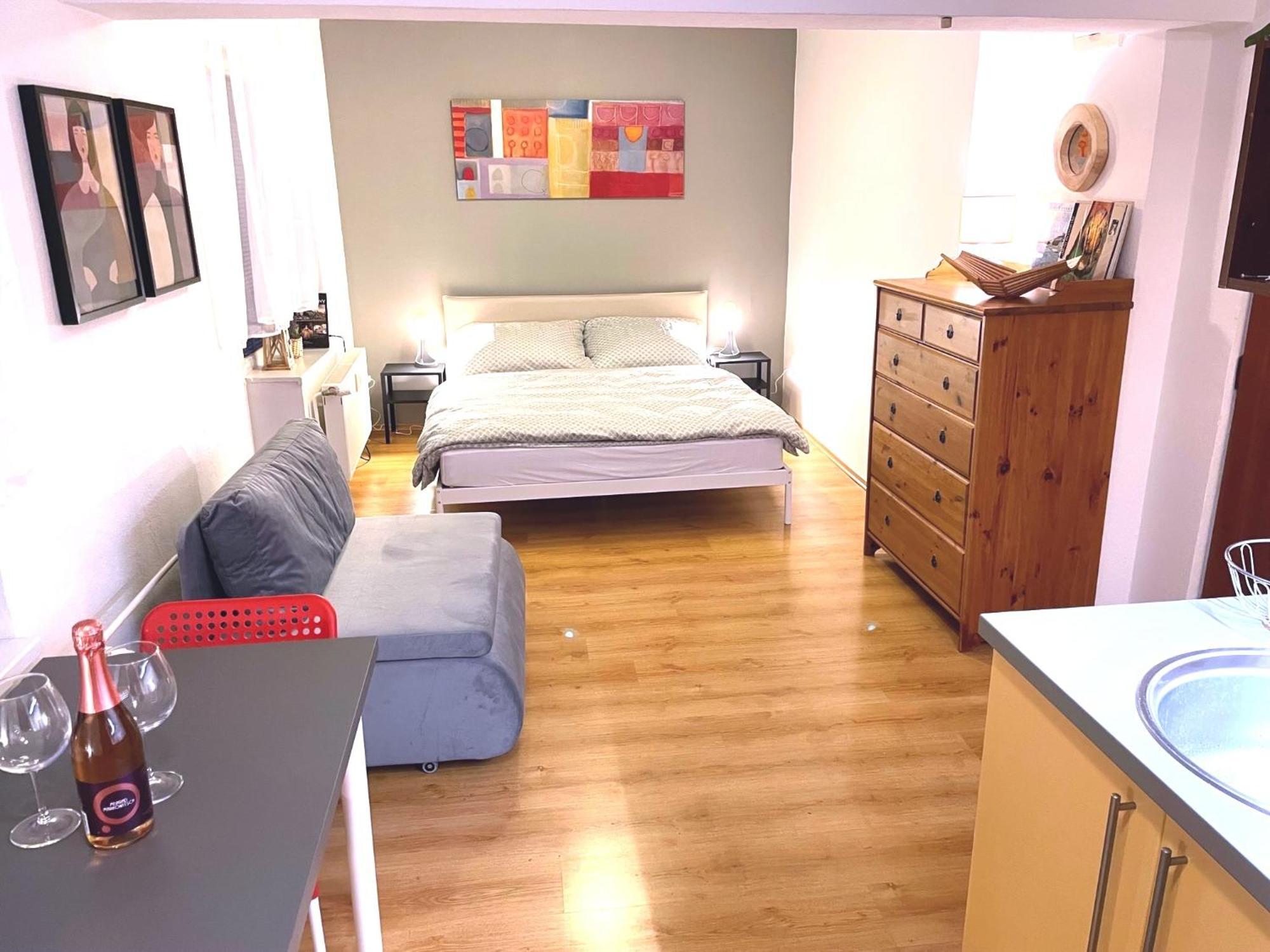 Charming Studio In The Old Town Bratislava Exterior foto